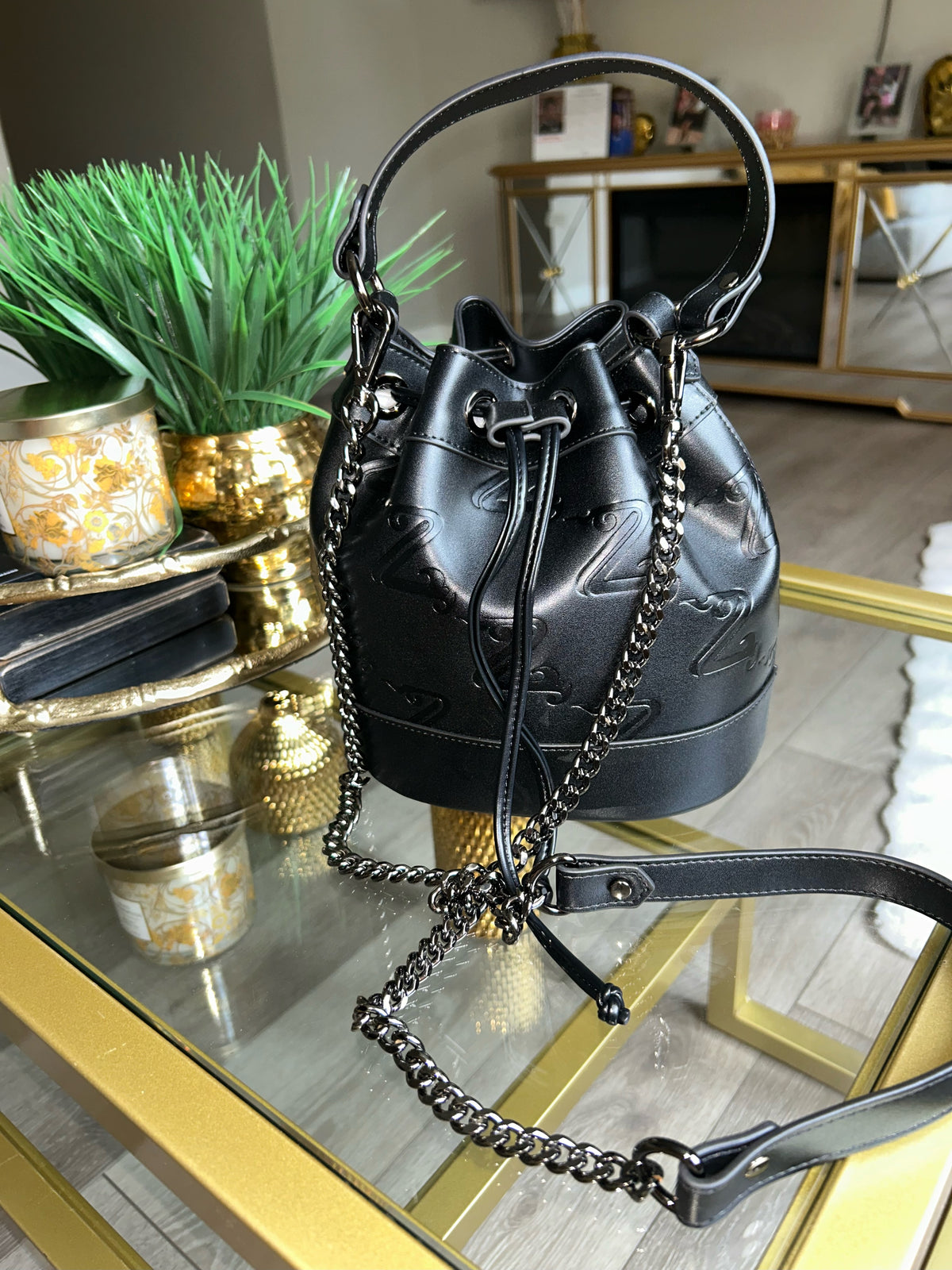 LUCIOUS LI - BUCKET BAG BLACK